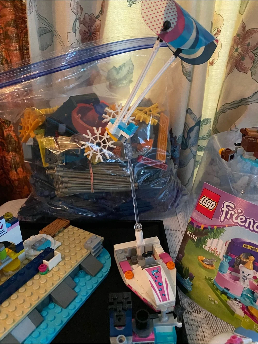 LEGO Partial Friends Set + 1  1/4 lb Assorted Legos + 100s Accessories